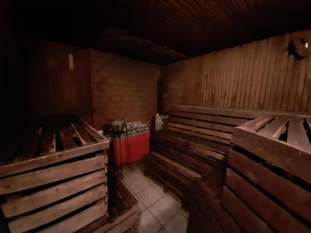 Kadm Motel Minsk Bagian luar foto